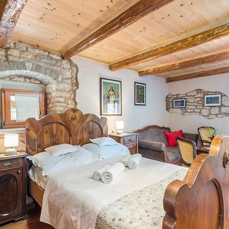 Hotel House Peresiji Chambre photo