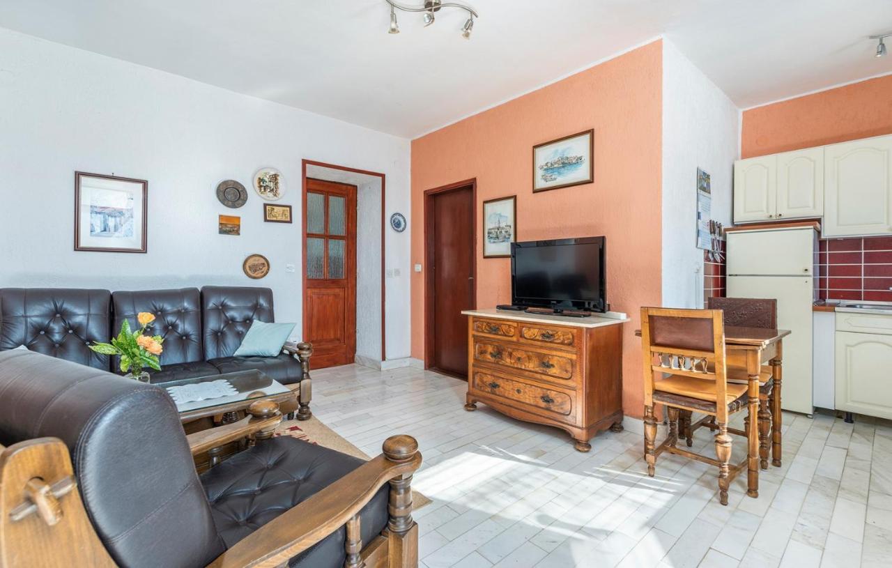 Hotel House Peresiji Extérieur photo