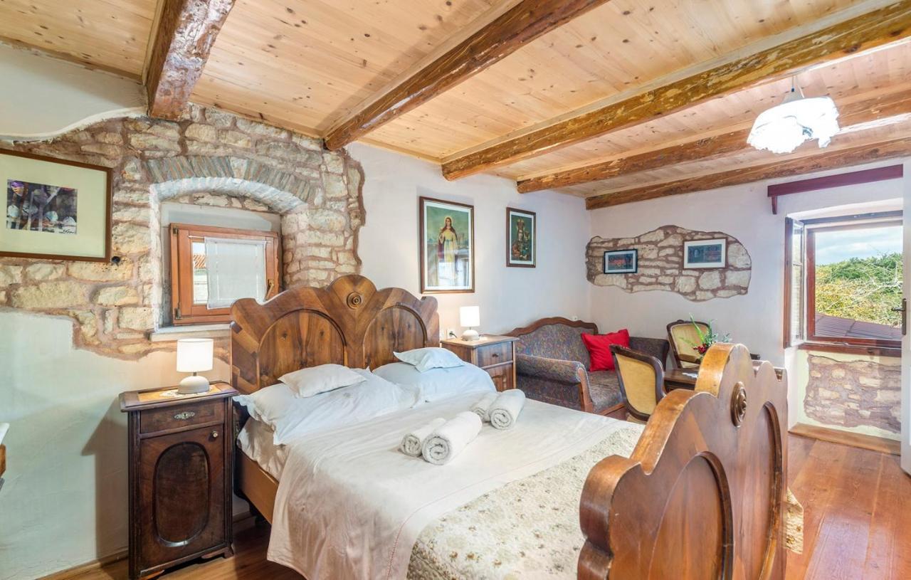 Hotel House Peresiji Chambre photo