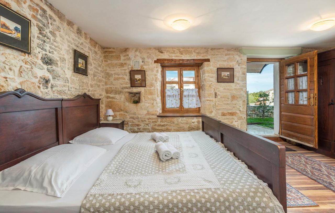Hotel House Peresiji Chambre photo
