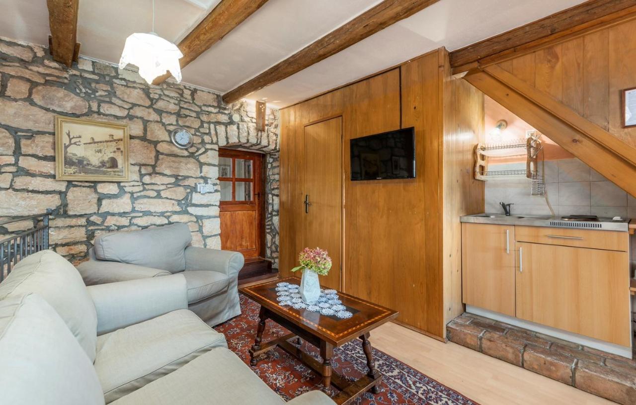 Hotel House Peresiji Chambre photo