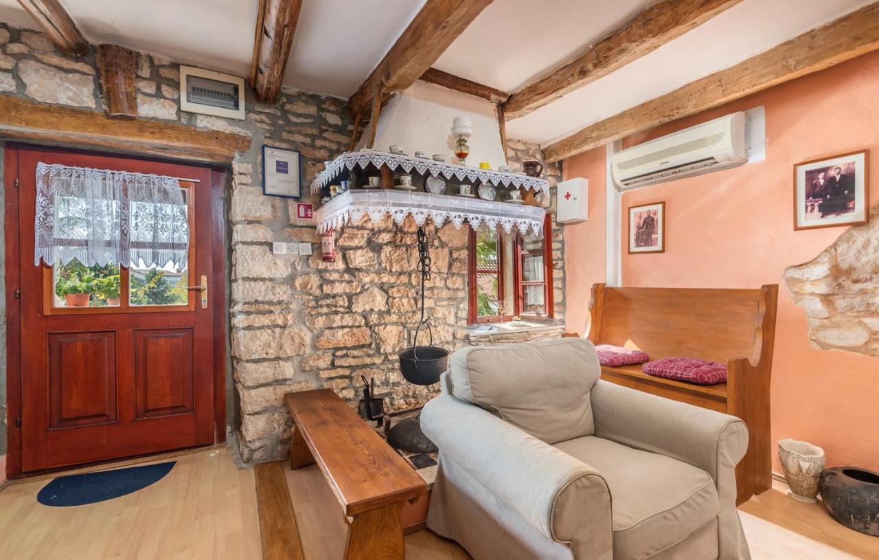 Hotel House Peresiji Chambre photo