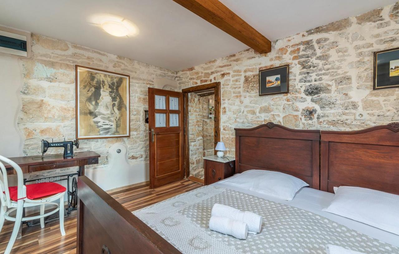 Hotel House Peresiji Chambre photo