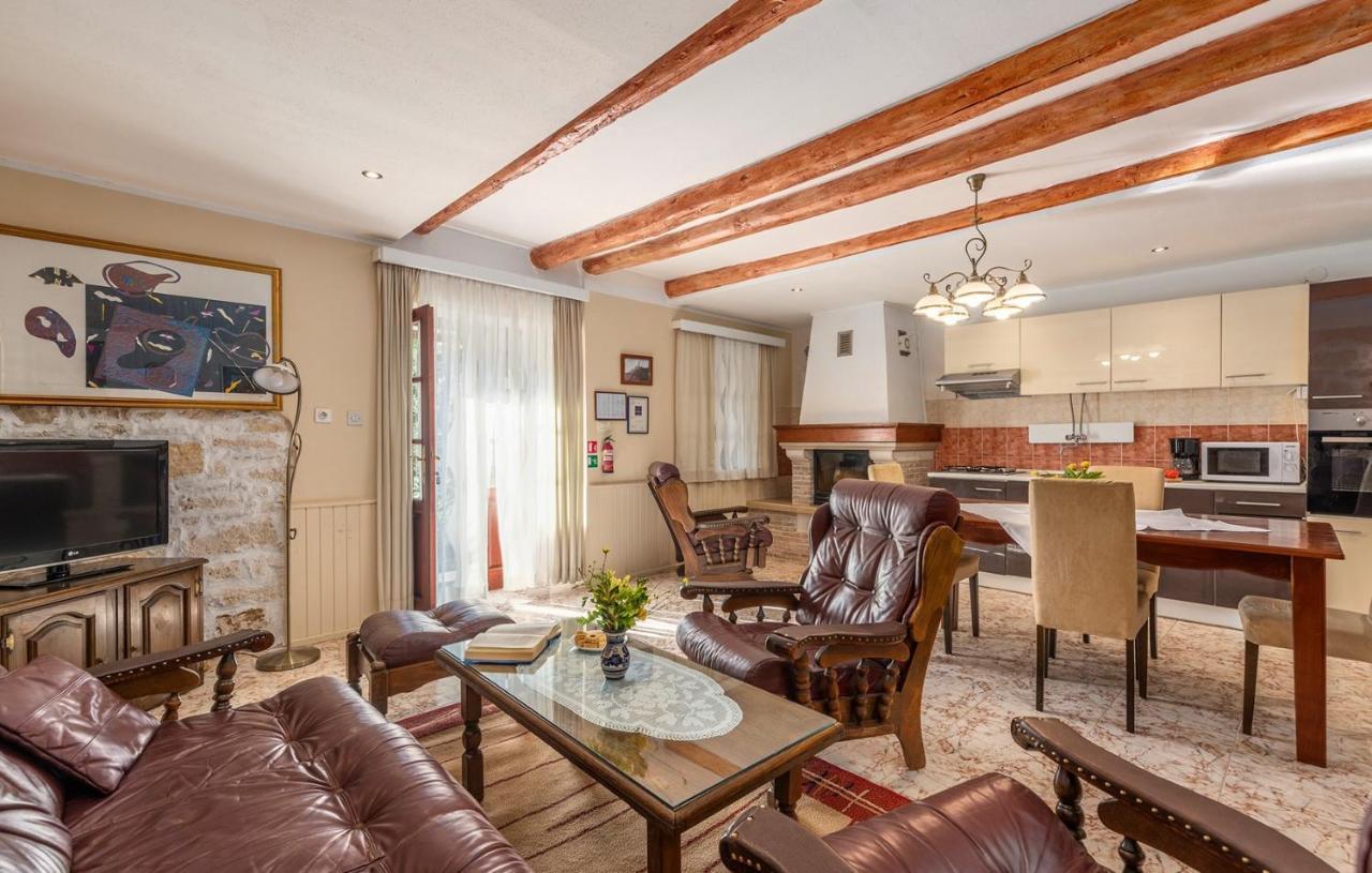 Hotel House Peresiji Chambre photo
