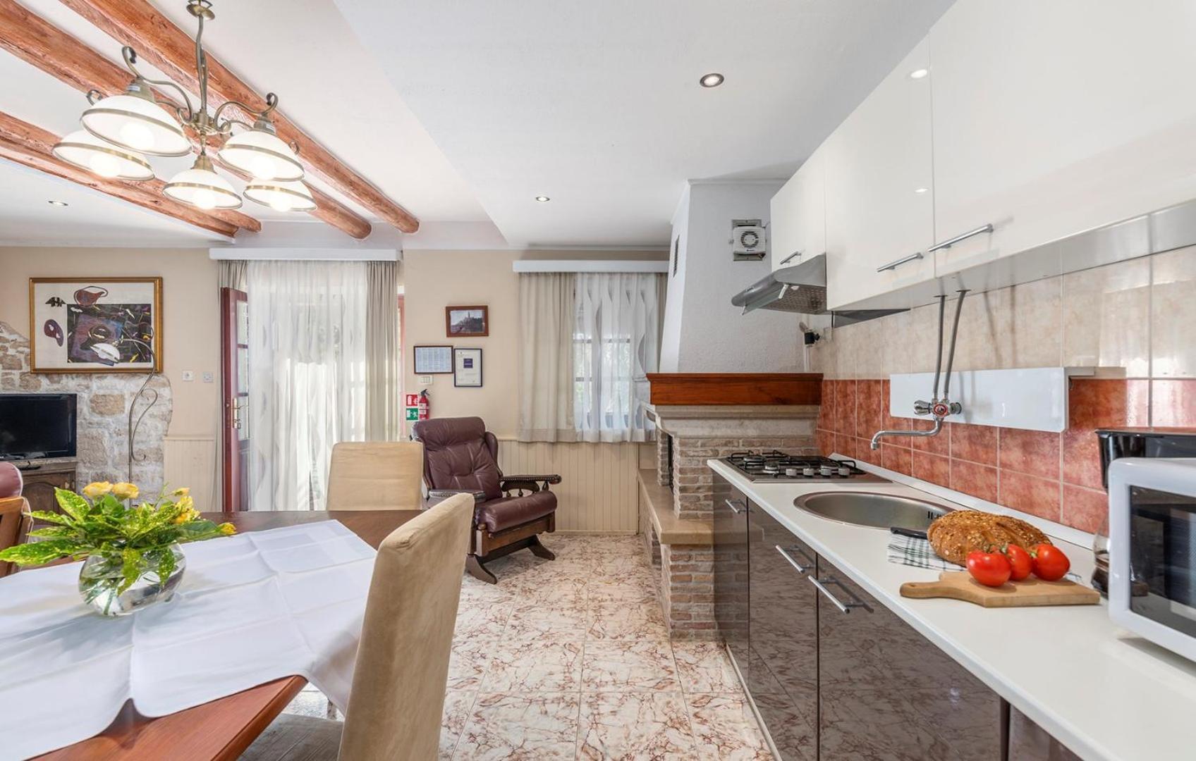 Hotel House Peresiji Extérieur photo